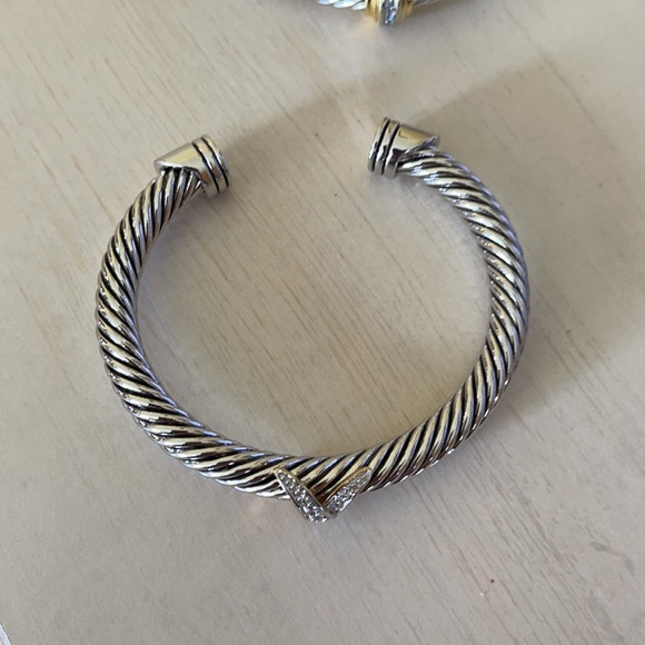 Pair Of Two-Toned Cable Style Bangles - Picture 6 of 9